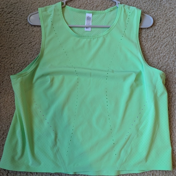 Tank - Picture 4 of 12